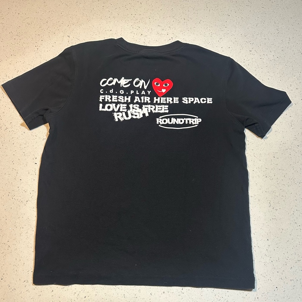 Comme des Garçons PLAY / Heart Applique Tee /EUC washed once - Picture 2 of 15